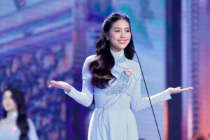 Thiếu úy Trần Ngọc Châu Anh không chỉ là một hình mẫu điển hình cho sự kết hợp giữa sắc đẹp, tài năng và trách nhiệm xã hội