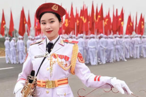 Nguyễn Thị Linh Trang không chỉ là một cô gái Hà Nội xinh đẹp mà còn là hình mẫu lý tưởng cho nhiều bạn trẻ, đặc biệt là nữ sinh